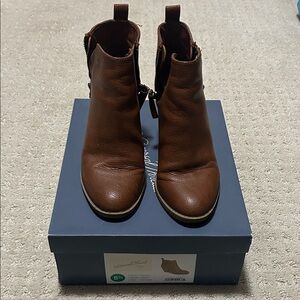 Universal Thread Brown Leather Ankle Boots